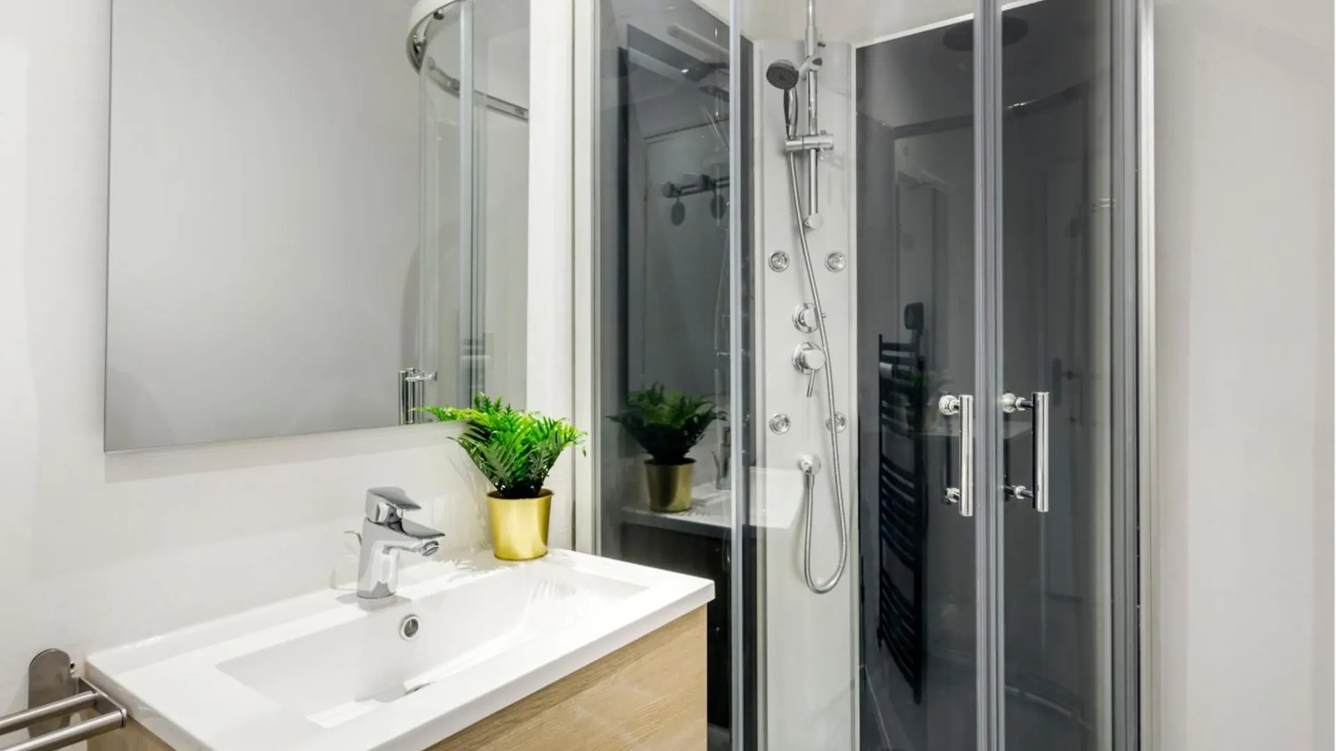 Apartament Merveil - Family Suite - Champs Elysees - Armee Paryż